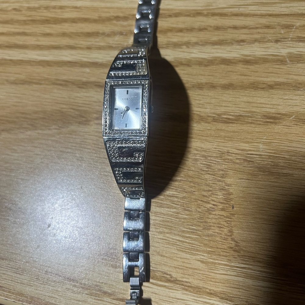 Women’s Guess Silver Women's Watch